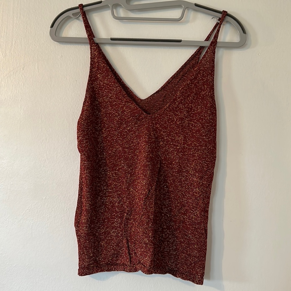 HM size 4 red top
